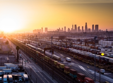 Intermodal freight yard